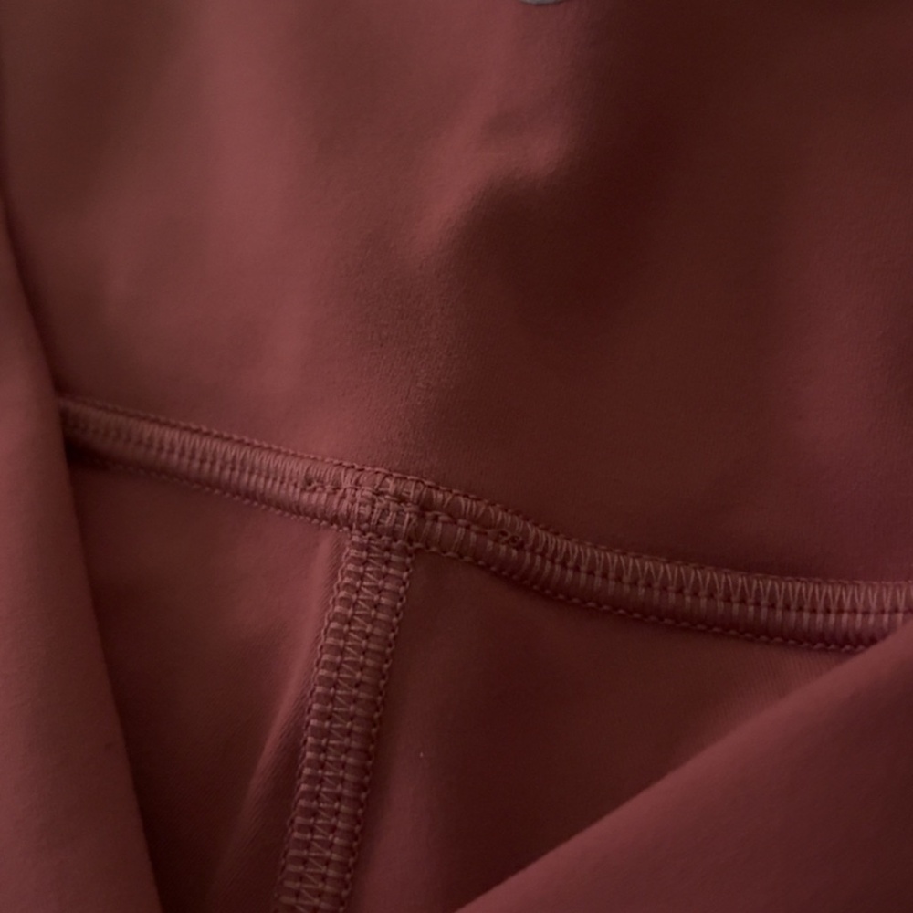Lululemon size 2 - Picture 2 of 2